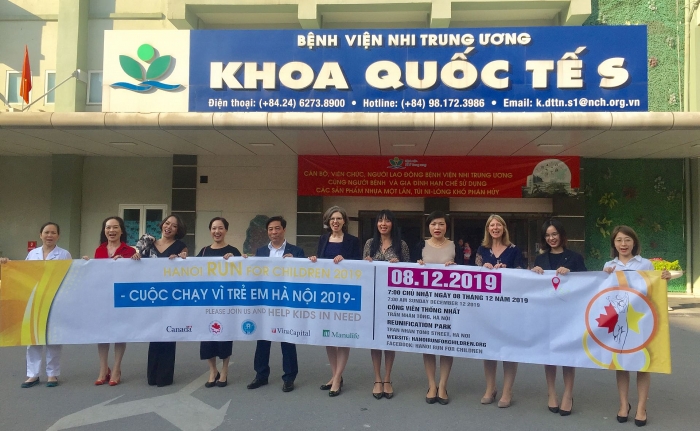 dai su canada huong ung cuoc chay vi tre em ha noi 2019