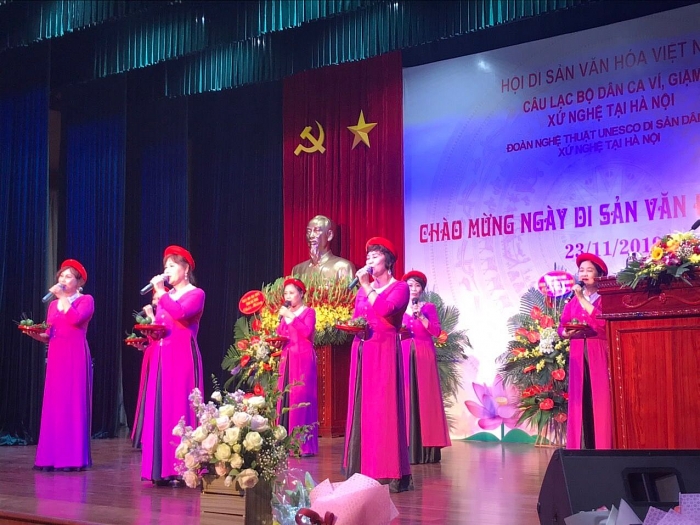 bieu dien dan ca vi giam xu nghe mung ngay di san van hoa viet nam