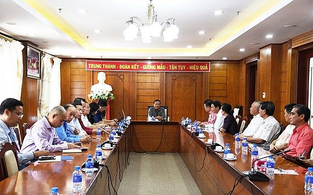 Người Việt tại Lào đóng góp ý kiến vào dự thảo văn kiện Đại hội Đảng