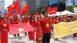 Mềm mại hóa nội dung tuyên truyền công tác người Việt Nam ở nước ngoài