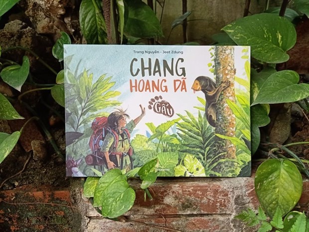 'Chang hoang dã-Gấu': Cuốn sách đặc biệt về bảo vệ thiên nhiên