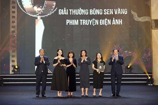 Liên hoan phim Việt Nam 2021:  Bông sen vàng gọi tên Mắt biếc và Ranh giới
