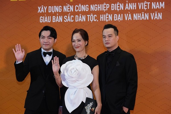 Liên hoan phim Việt Nam 2021:  Bông Sen Vàng gọi tên ‘Mắt biếc’ và ‘Ranh giới’