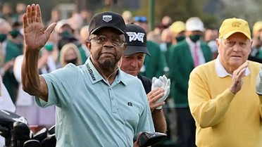 Lee Elder: Người mở đường cho Tiger Woods và những người da màu trong sự nghiệp chơi golf