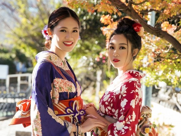 Hoa hậu và Á hậu Việt Nam rạng rỡ tại Nagasaki