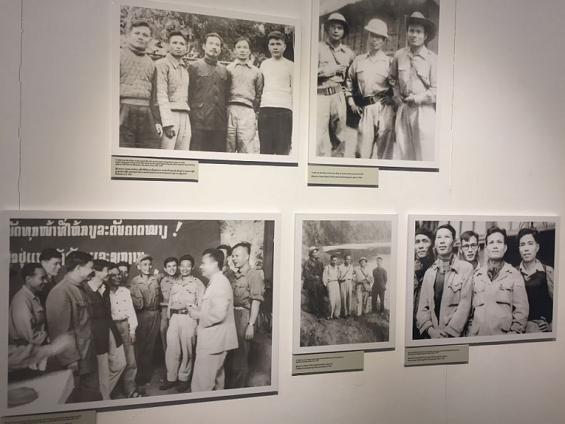 Triển lãm ảnh về mối quan hệ hữu nghị đặc biệt Việt Nam – Lào