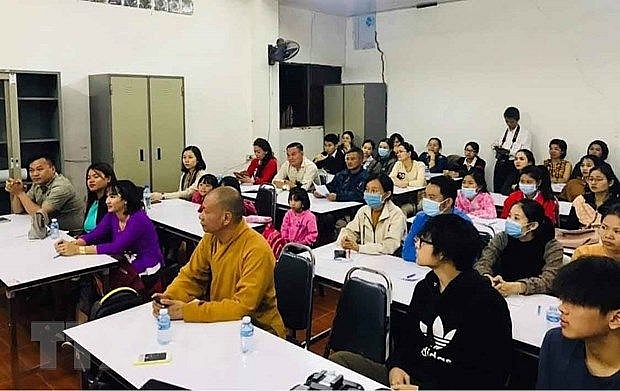 Lớp ngoại ngữ miễn phí cho người Việt tại Lào