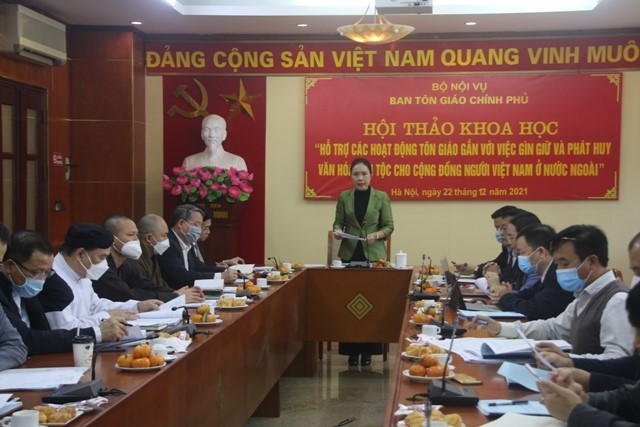 Hỗ trợ các hoạt động tôn giáo gắn với việc giữ gìn và phát huy văn hóa dân tộc cho cộng đồng người Việt Nam ở nước ngoài