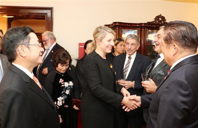 Vietnam-Canada further promote comprehensive partnership