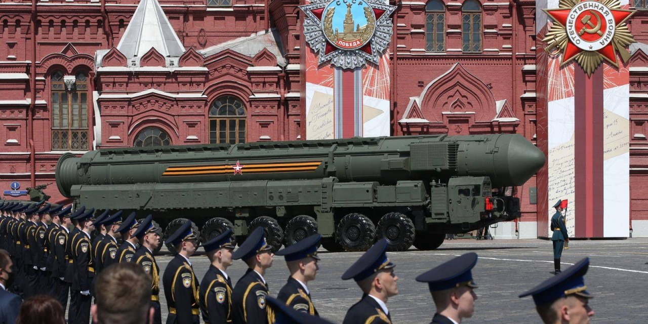 Báo Anh nói về kế hoạch đáp trả của phương Tây nếu Nga dùng vũ khí hạt nhân