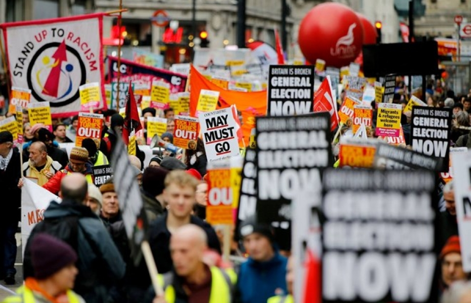 Phong trào biểu tình 'Áo vàng' tại Anh yêu cầu tổ chức tổng tuyển cử