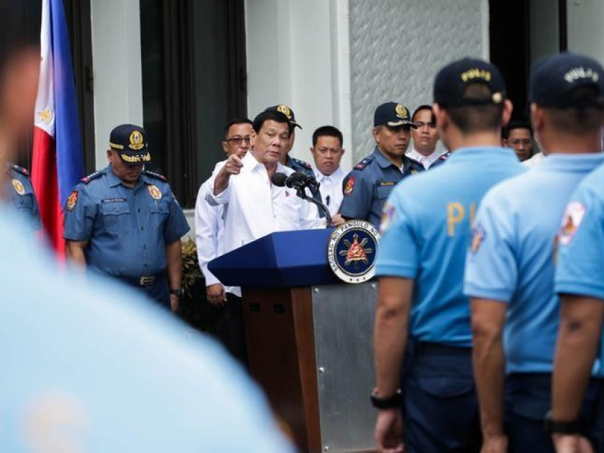 Philippines sa thải gần 100 cảnh sát do sử dụng ma túy