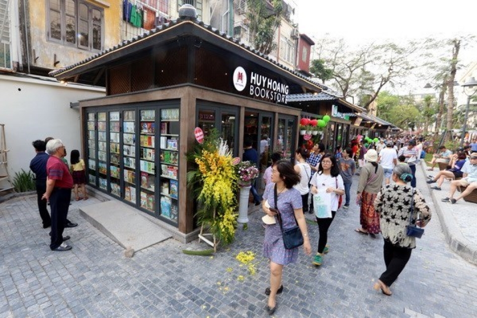 spring book street opens in ha noi