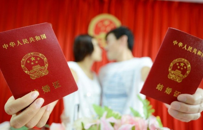 Trung Quốc hạn chế tiền thách cưới để giúp đàn ông dễ lấy vợ