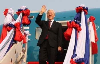 Top Vietnamese leader leaves Hanoi for visits to Laos, Cambodia