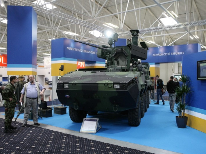 Nhiều vũ khí mới xuất hiện tại triển lãm quân sự Slovakia