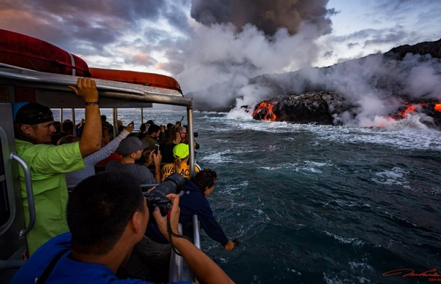 Cảnh báo núi lửa phun trào và động đất tiếp diễn ở Hawaii