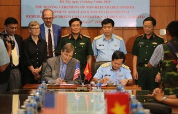 Vietnam, US sign agreement on dioxin treatment in Bien Hoa