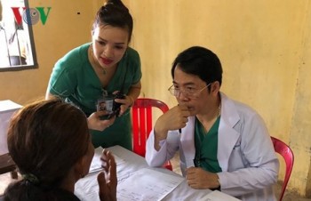 OV doctors offer free check-ups and medicine to poor Cambodians