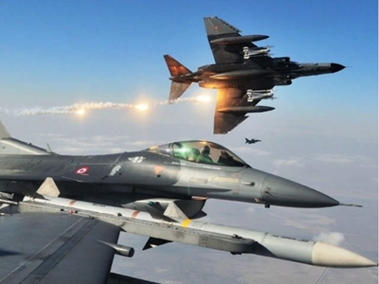 Thổ Nhĩ Kỳ nối lại chiến dịch không kích PKK