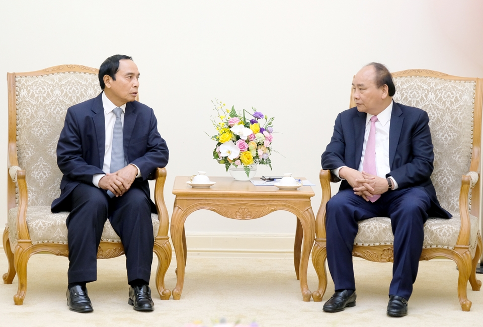 pm nguyen xuan phuc hosts lao deputy pm bunthoong chitmany