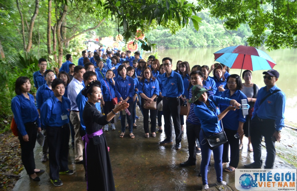 Đoàn thanh niên Bộ Ngoại giao về nguồn tại Tuyên Quang