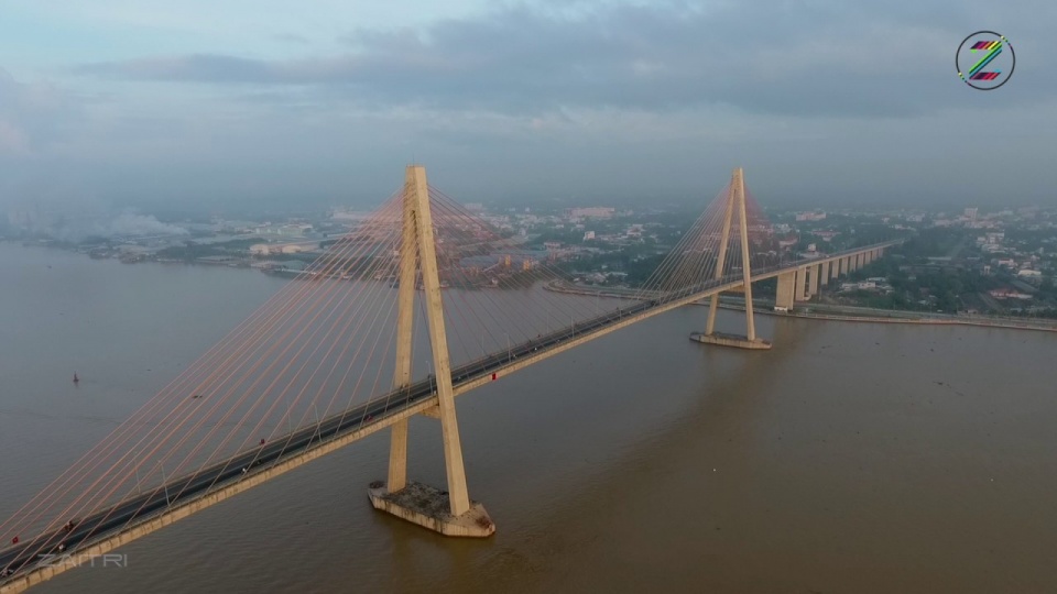 lao deputy pm sonexay siphadone continues mekong delta tour