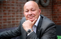 businesses and schools to cooperate improve the skills of it human resources