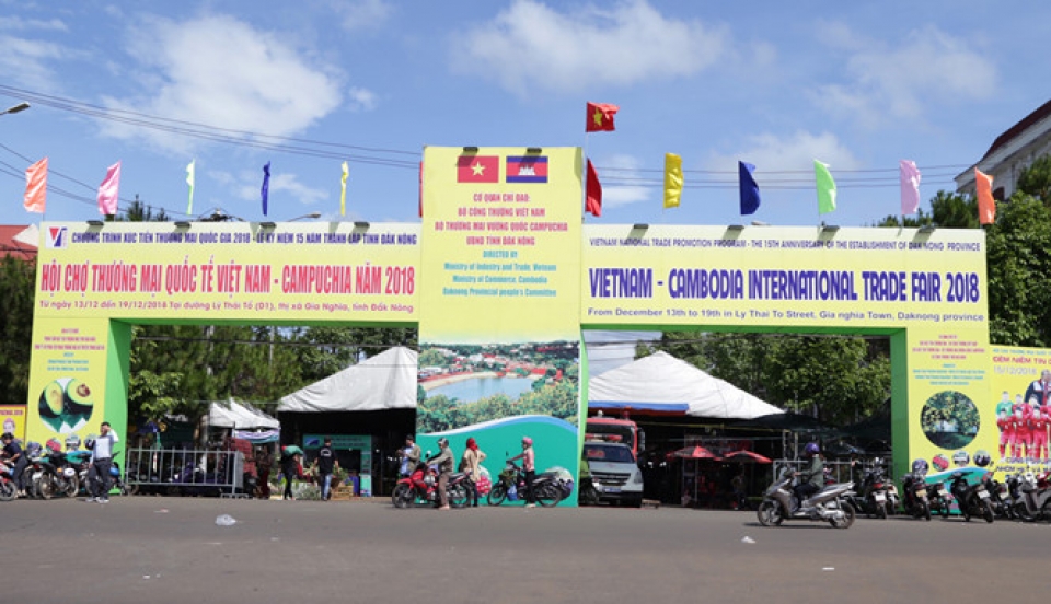 vietnamese cambodian products on display in dak nong