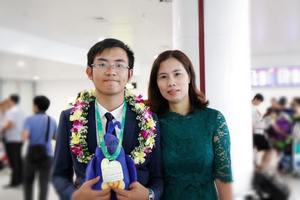 ha noi student wins 264000 scholarship from us university