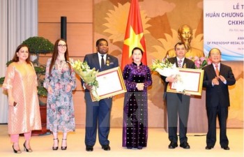 NA Chairwoman receives, presents Friendship Order to IPU leaders