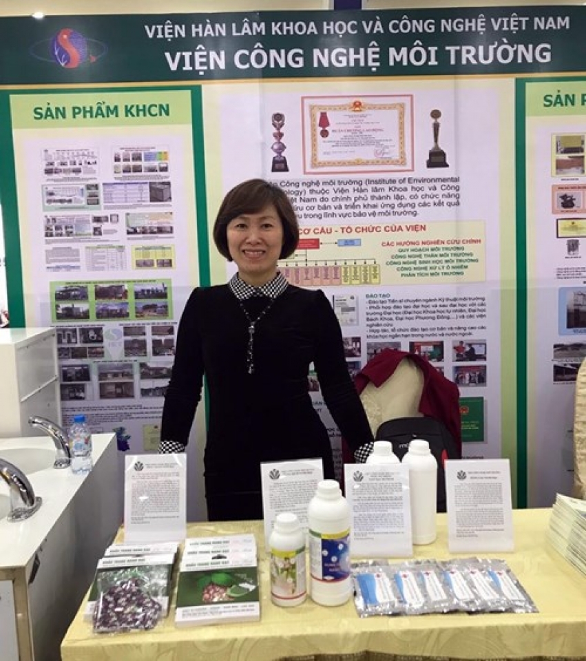 vn female scientist receives loreal unesco prize for nano silver research