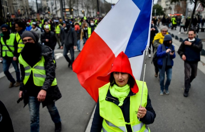 Pháp cho phép cảnh sát bắn đạn cao su để giải tán biểu tình
