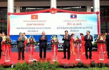 Vietnamese, Lao PMs attend training centre’s inaugural ceremony