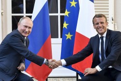 Tổng thống Pháp thăm Nga: Mục đích là gì?