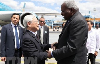 Party chief begins State visit to Cuba