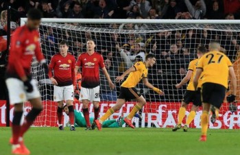 Wolves 2-1 Man Utd: "Quỷ đỏ" chia tay FA Cup