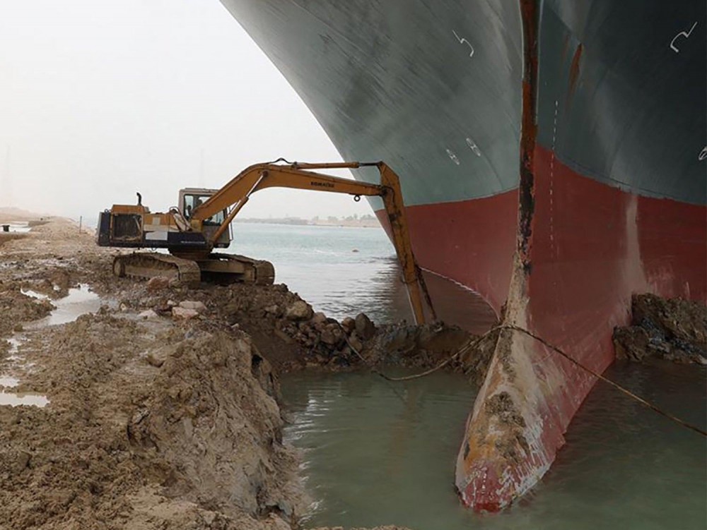 Ai Cập tiếp tục nỗ lực giải cứu ‘siêu tàu’ EVER GIVEN ở Kênh đào Suez