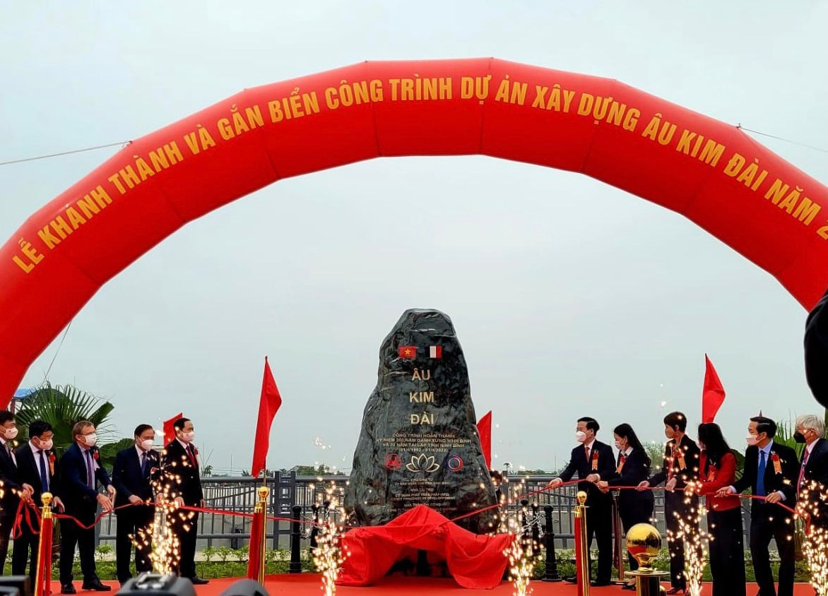 At the ceremony. (Photo: French Embassy in Viet Nam)