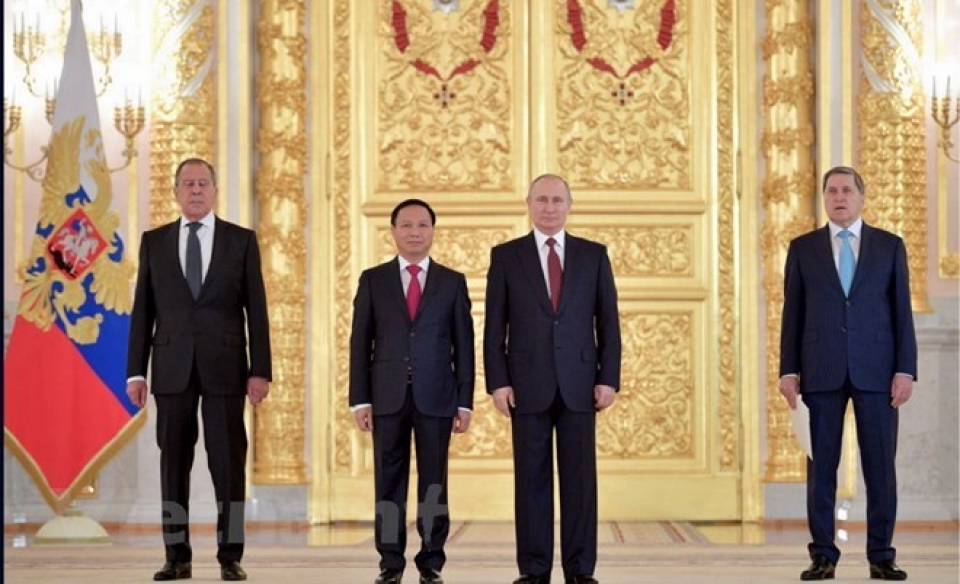 president putin stresses thriving vietnam russia relations