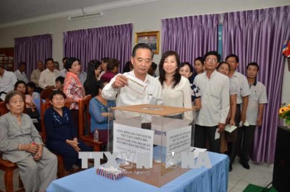 vietnamese in cambodia support truong sa soldiers residents