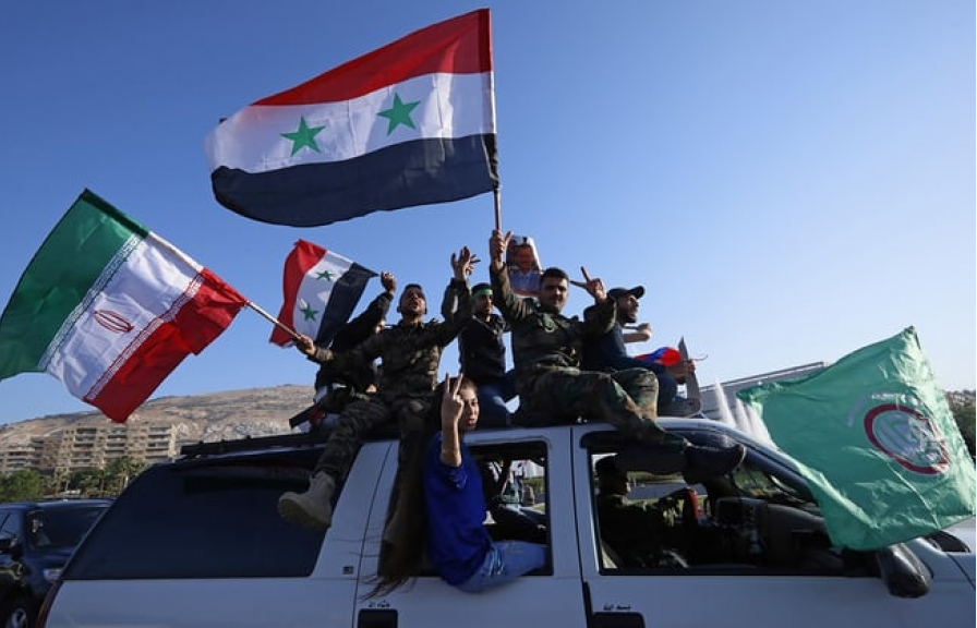 Dân Syria đổ ra đường phản đối cuộc tấn công của phương Tây
