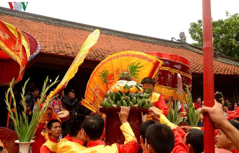 Thay pagoda festival draws crowds from near and far