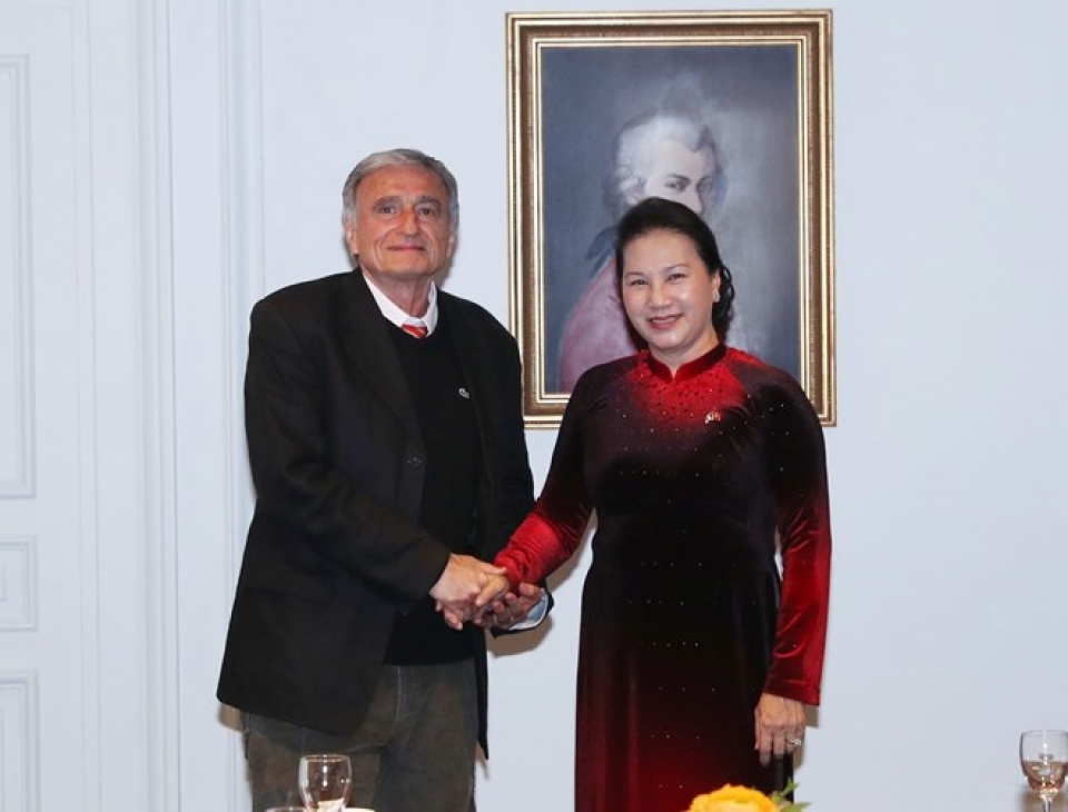 top legislator hails people to people ties in vietnam france relations