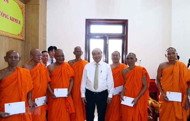 pm visits khmer theravada buddhist academy