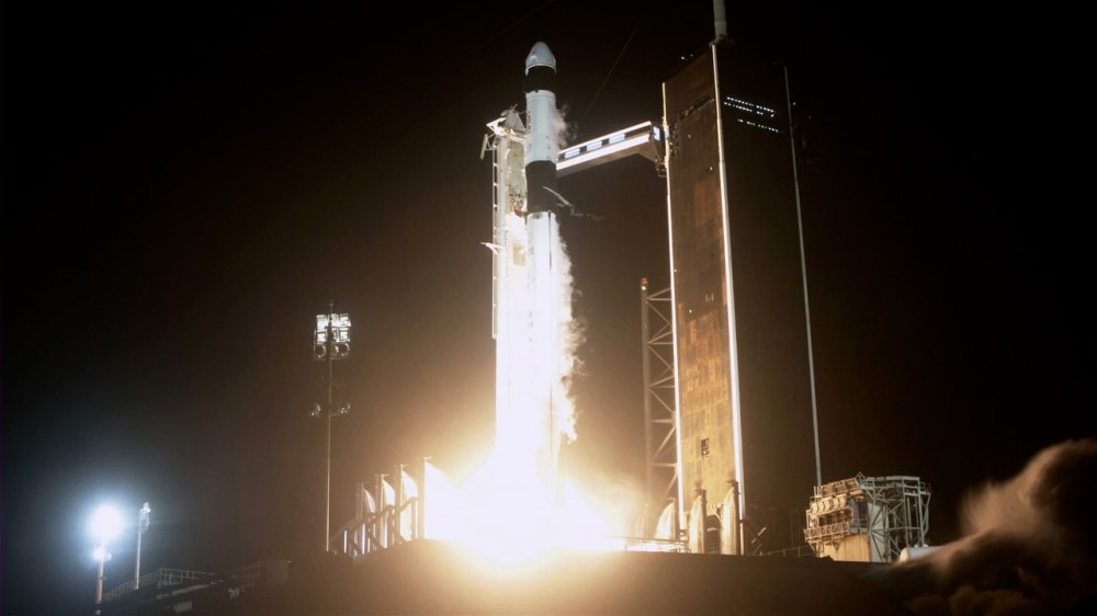 Tên lửa đẩy Falcon 9 mang theo tàu vũ trụ Crew Dragon của SpaceX đã đưa 4 phi hành gia lên Trạm vũ trụ quốc tế (ISS). (Nguồn: NASA)