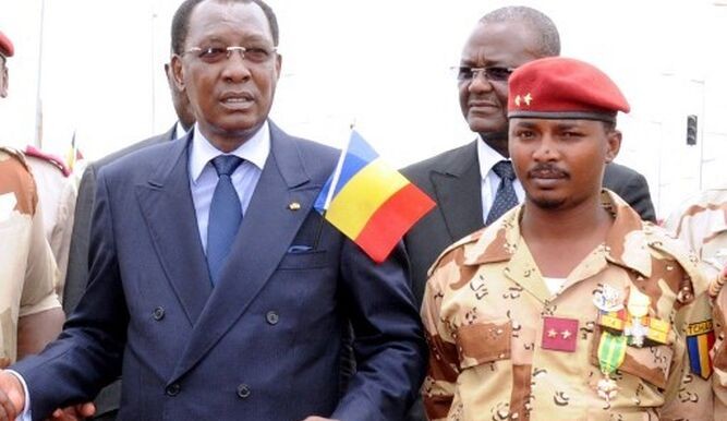 Cố Tổng thống CH Chad Idriss Deby Itno và đương kim Tổng thống Mahamat Idriss Deby. (Nguồn: AFP)