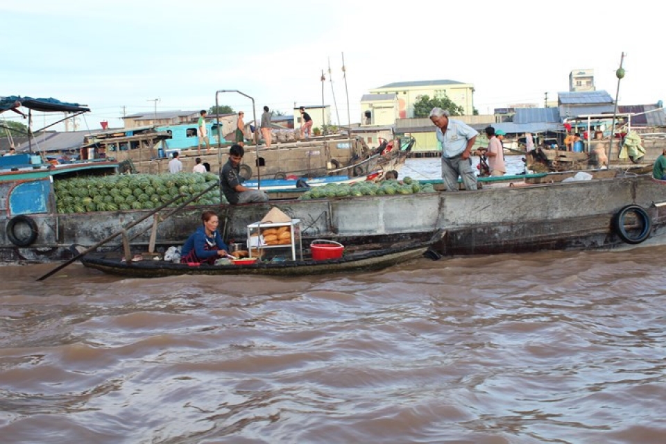 a day out at cai rang floating market in can tho