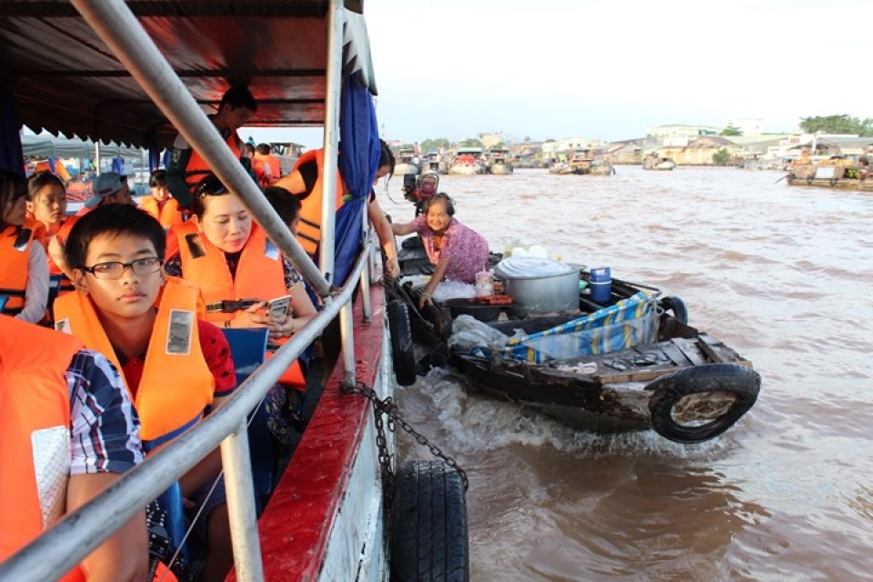 a day out at cai rang floating market in can tho