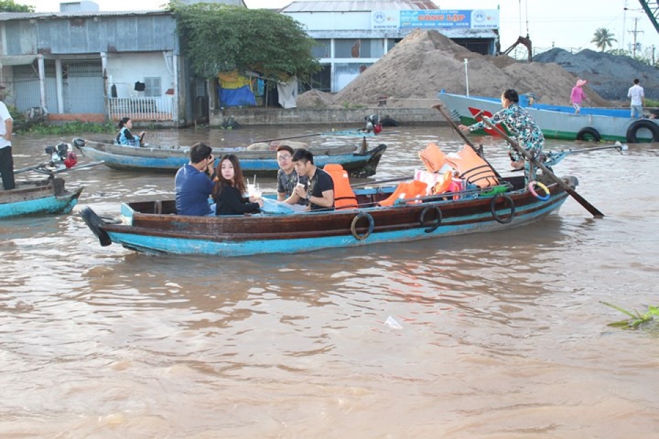 a day out at cai rang floating market in can tho